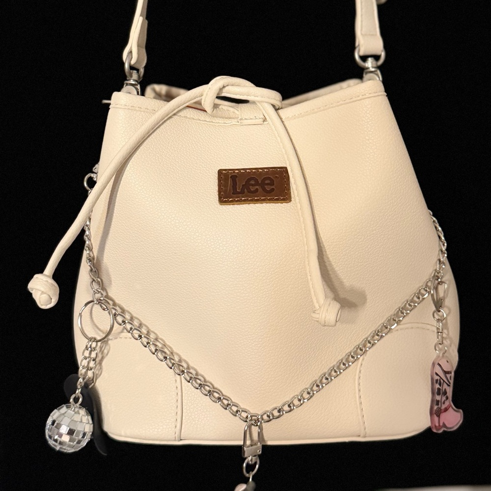 Lee Cream Shoulder Bag with Chain Detail